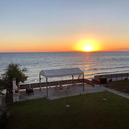Apartment Venetico Beachfront & - Sea View