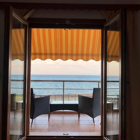 Venetico Beachfront & - Sea View * 아르가시