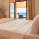 Appartamento Venetico Beachfront Apartments&suites - Sea View Argassi